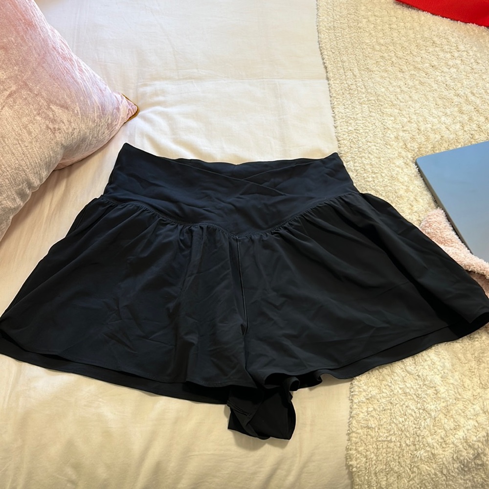 Aerie black workout shorts cross waist